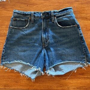 Abercrombie Curve Love 4” High Rise Mom Shorts